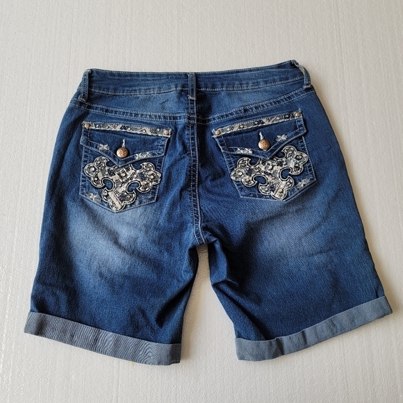 ND Weekend Shorts Womens 10 Mid Rise Cuffed Blue Denim Dark Wash Comfort Ladies - Picture 4 of 10